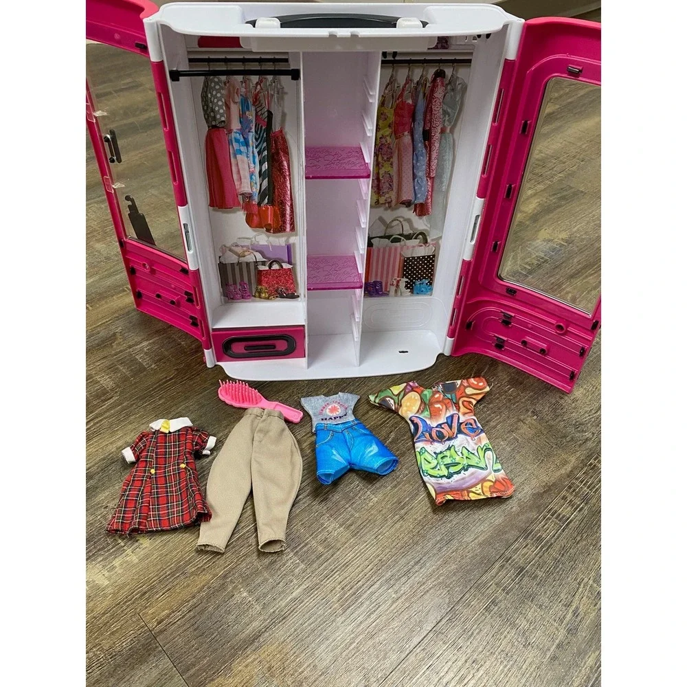Mattel Barbie Ultimate Closet Pink Portable Doll Fashion Case DMT57 with Outfits